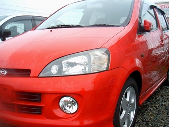 2000 Daihatsu YRV