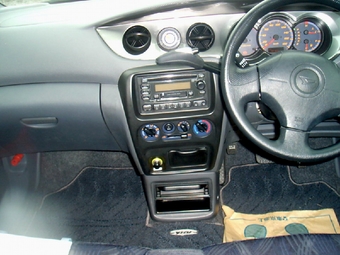 2000 YRV
