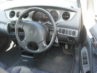 2000 YRV