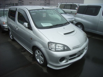 2000 Daihatsu YRV