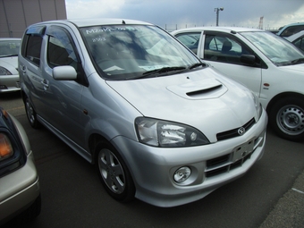 2000 Daihatsu YRV