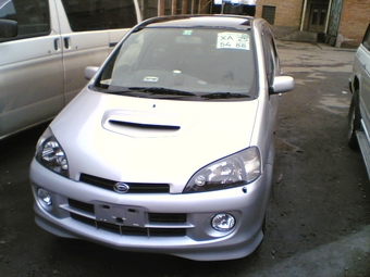 Daihatsu YRV