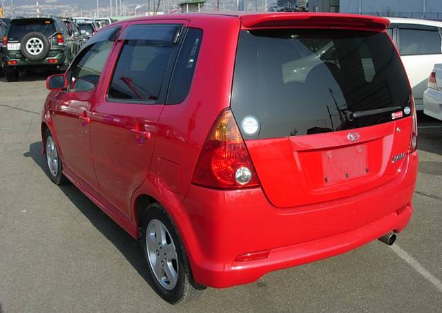 2000 Daihatsu YRV