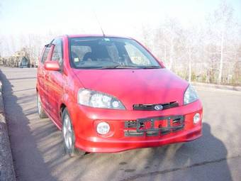 2000 Daihatsu YRV