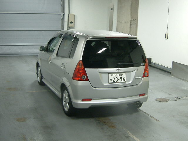 2000 Daihatsu YRV