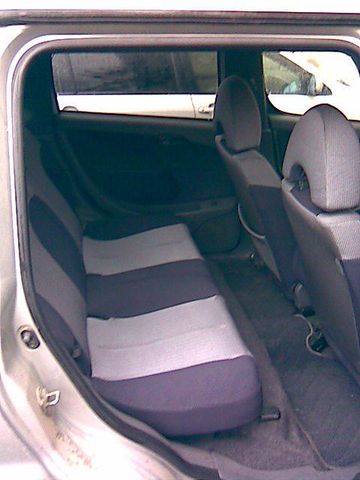 2000 Daihatsu YRV