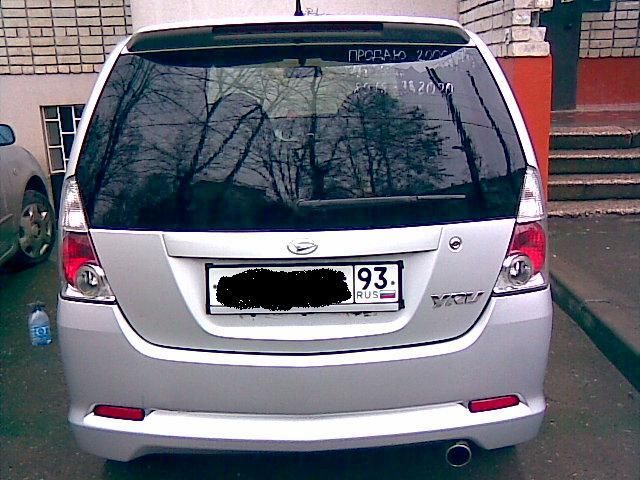 2000 Daihatsu YRV