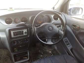 2000 YRV