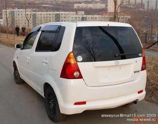 Daihatsu YRV
