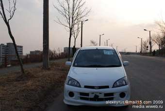 Daihatsu YRV