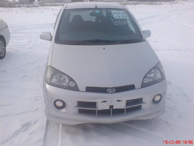 2000 Daihatsu YRV