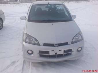 2000 Daihatsu YRV