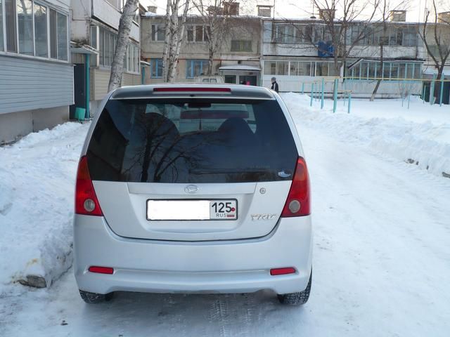 2000 Daihatsu YRV