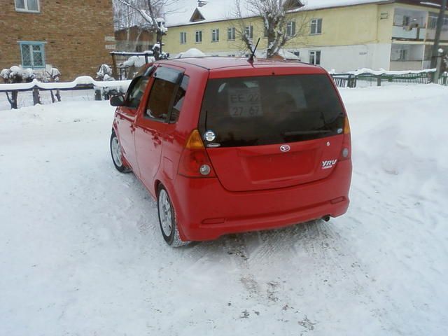 2000 Daihatsu YRV