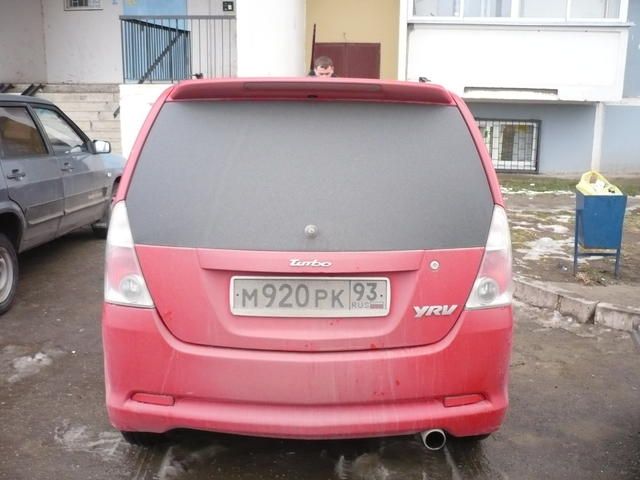 2000 Daihatsu YRV