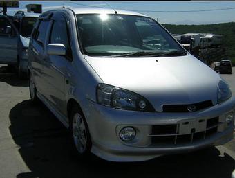 2000 Daihatsu YRV