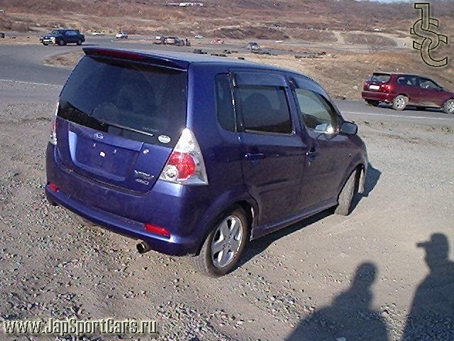 2000 Daihatsu YRV For Sale
