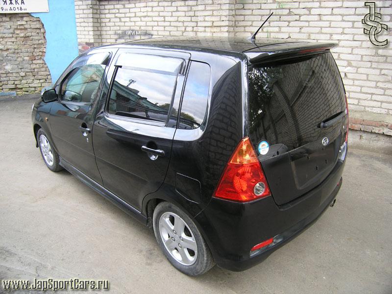 2000 Daihatsu YRV Pictures