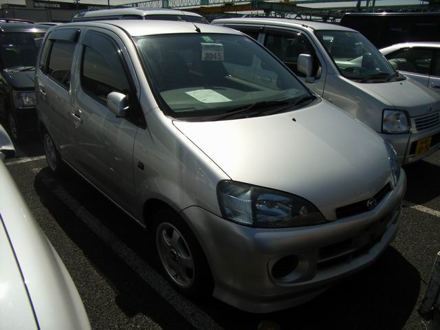 2000 Daihatsu YRV For Sale