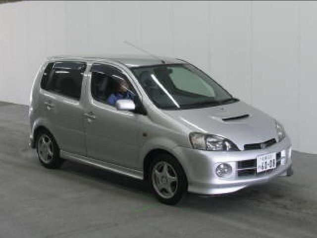 2000 Daihatsu YRV Pictures