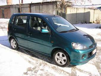 2000 Daihatsu YRV For Sale