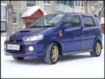 2000 Daihatsu YRV