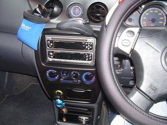 2000 Daihatsu YRV For Sale