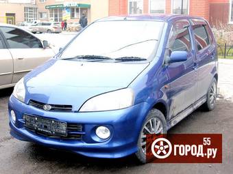 2000 Daihatsu YRV