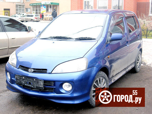 2000 Daihatsu YRV