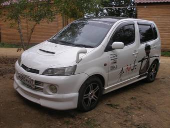 2000 Daihatsu YRV For Sale