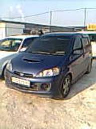 2000 Daihatsu YRV Pictures