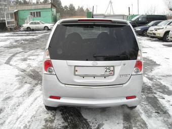 2000 Daihatsu YRV Wallpapers