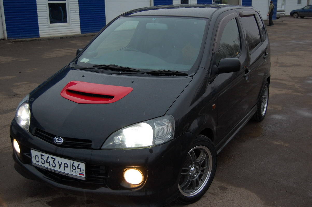 2000 Daihatsu YRV