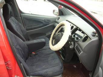 2000 Daihatsu YRV For Sale