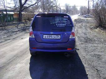 2000 Daihatsu YRV Pictures