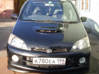 2000 Daihatsu YRV Images