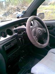 2000 Daihatsu YRV Wallpapers