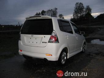 2000 Daihatsu YRV For Sale