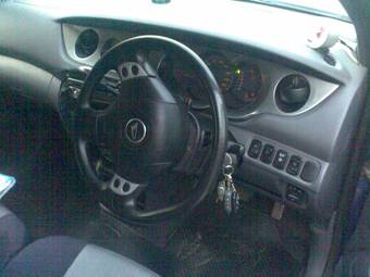 2000 Daihatsu YRV Pictures