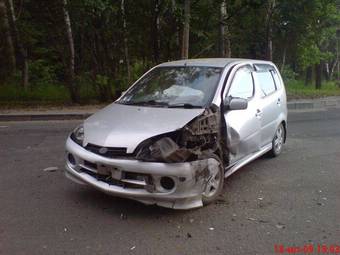 2000 Daihatsu YRV