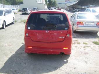 2000 Daihatsu YRV Pictures