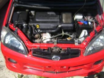 2000 Daihatsu YRV Photos
