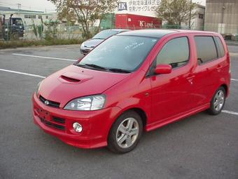 2001 Daihatsu YRV