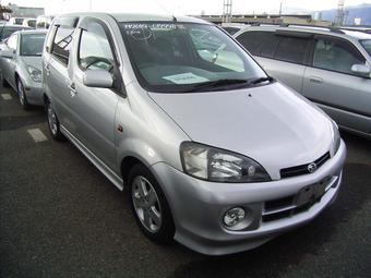 2001 Daihatsu YRV