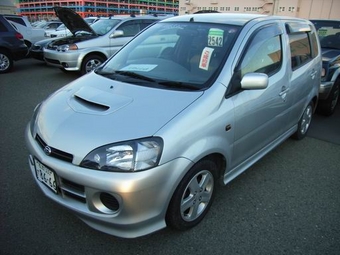 2001 Daihatsu YRV