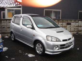 2001 Daihatsu YRV