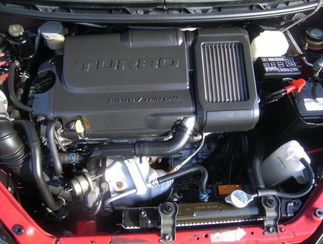 2001 Daihatsu YRV