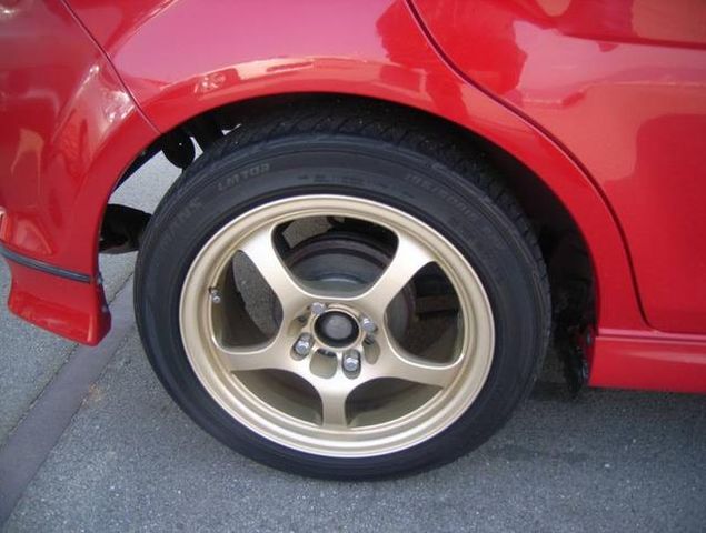 2001 Daihatsu YRV