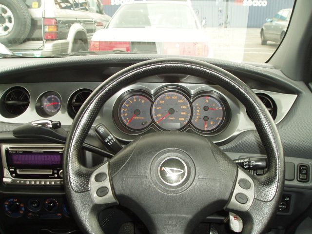 2001 Daihatsu YRV For Sale