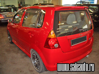 2001 Daihatsu YRV Pictures